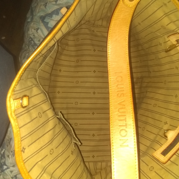 Louis Vuitton Delight GM Hobo - Picture 4 of 5